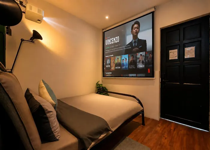Saigon Hideout Home Self Check In, Netflix & Chill